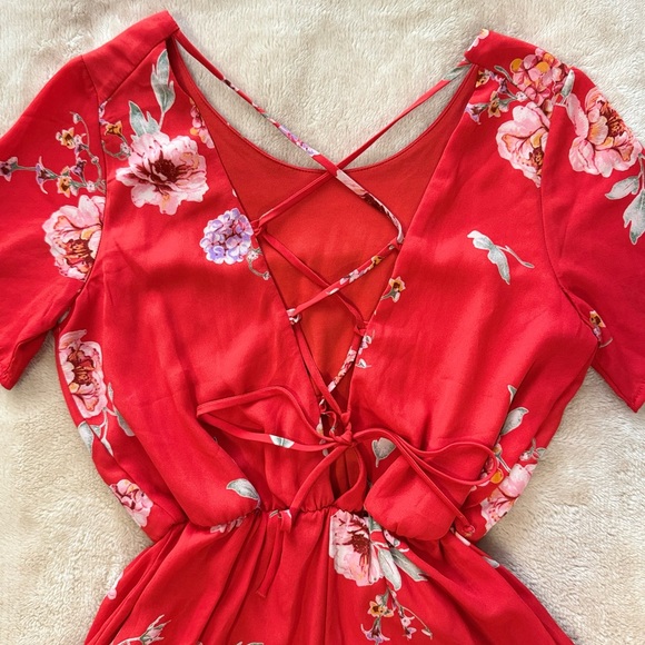 💎2/$20💎 Stunning Red Floral Romper - Picture 6 of 8
